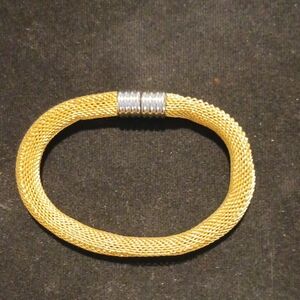 Magnetic 8" Elegant Gold and Silver Mesh Bracelet NWOT